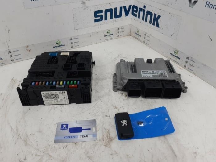 Peugeot 207 06 Engine management computers stock