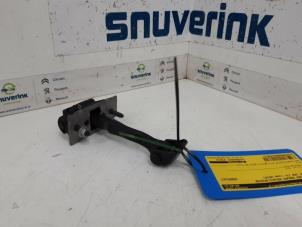 Used Rear door stop 4-door, right Peugeot 308 SW (L4/L9/LC/LJ/LR) 1.6 BlueHDi 120 Price € 20,00 Margin scheme offered by Snuverink Autodemontage