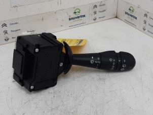Used Wiper switch Renault Clio IV (5R) 1.2 16V Price € 30,00 Margin scheme offered by Snuverink Autodemontage