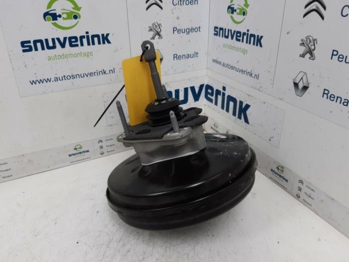 Usagé Servo frein Renault Clio IV (5R) 1.2 16V Prix € 39,99 Règlement à la marge proposé par Snuverink Autodemontage