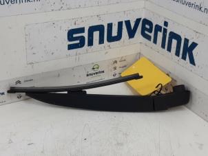 Used Rear wiper arm Renault Clio IV (5R) 1.2 16V Price € 15,00 Margin scheme offered by Snuverink Autodemontage