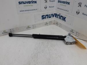 Used Set of tailgate gas struts Renault Clio IV (5R) 1.2 16V Price € 20,00 Margin scheme offered by Snuverink Autodemontage