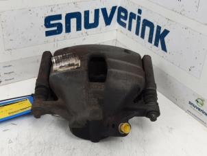 Used Front brake calliper, right Peugeot 308 SW (L4/L9/LC/LJ/LR) 1.6 BlueHDi 120 Price € 40,00 Margin scheme offered by Snuverink Autodemontage