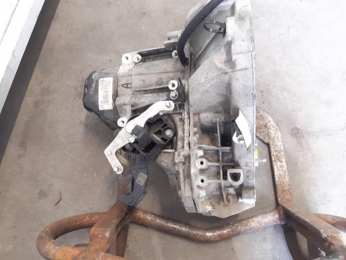 Gearbox from a Renault Clio IV (5R) 1.5 Energy dCi 90 FAP 2012
