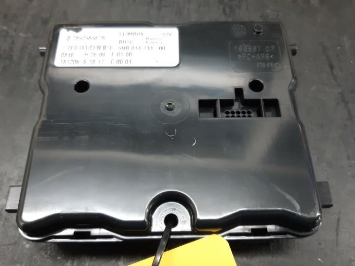 Module climatronic from a Renault Megane IV Estate (RFBK) 1.3 TCE 115 16V 2019
