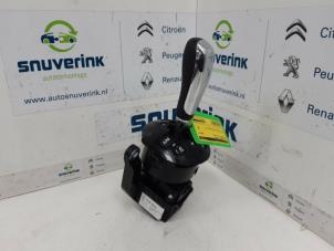 Used Automatic gear selector Opel Combo 1.6 CDTI 16V ecoFlex Dualogic Price € 102,85 Inclusive VAT offered by Snuverink Autodemontage