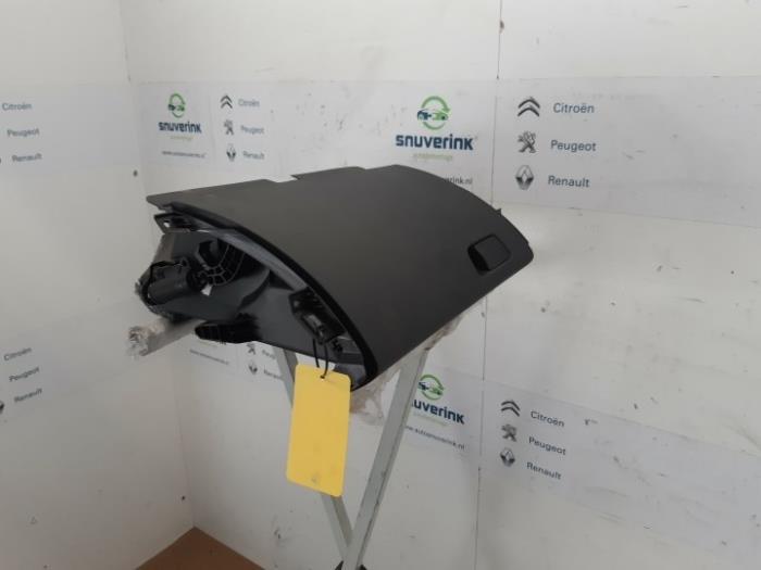 Guantera de un Renault Megane IV Estate (RFBK) 1.3 TCE 115 16V 2019