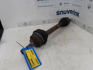 Used Front drive shaft, left Peugeot 207 CC (WB) 1.6 HDiF 16V Price € 25,00 Margin scheme offered by Snuverink Autodemontage