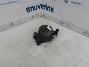 Usados Bomba de alta presión Renault Trafic New (FL) 2.0 dCi 16V 90 Precio de solicitud ofrecido por Snuverink Autodemontage