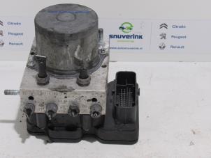 Used ABS pump Renault Master IV (EV/HV/UV/VA/VB/VD/VF/VG/VJ) 2.3 dCi 165 16V RWD Price € 302,50 Inclusive VAT offered by Snuverink Autodemontage