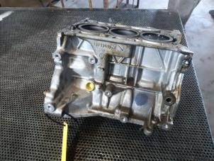 Used Engine crankcase Renault Clio IV Estate/Grandtour (7R) 0.9 Energy TCE 12V Price € 375,00 Margin scheme offered by Snuverink Autodemontage