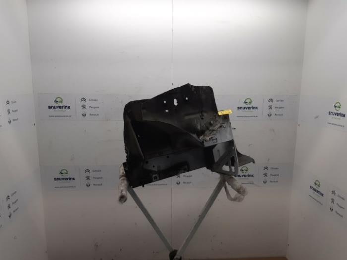 Usados Protector interno Renault Master III (EV/HV/UV/VA/VB/VD/VF/VG/VJ) 2.3 dCi 165 16V RWD Precio € 190,27 IVA incluido ofrecido por Snuverink Autodemontage