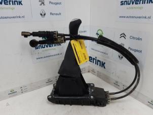 Used Gear stick Renault Clio III (BR/CR) 1.4 16V Price € 75,00 Margin scheme offered by Snuverink Autodemontage