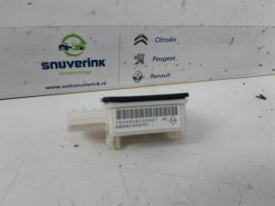 Used Airbag sensor Renault Scénic III (JZ) 1.5 dCi 110 Price € 25,00 Margin scheme offered by Snuverink Autodemontage