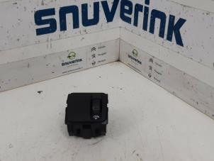 Used Cockpit dimmer Renault Scénic III (JZ) 1.5 dCi 110 Price € 15,00 Margin scheme offered by Snuverink Autodemontage