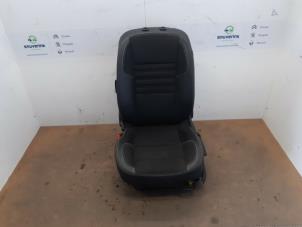 Usados Asiento de asiento izquierda Renault Scénic III (JZ) 1.5 dCi 110 Precio € 150,00 Norma de margen ofrecido por Snuverink Autodemontage