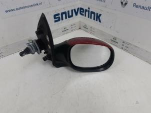Used Wing mirror, right Peugeot 206 (2A/C/H/J/S) 1.4 XR,XS,XT,Gentry Price € 30,00 Margin scheme offered by Snuverink Autodemontage