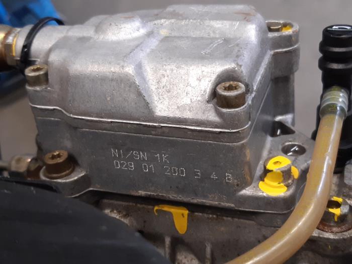 Engine from a Renault Kangoo (KC) 1.9 dTi 2001