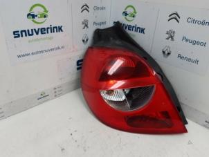 Used Taillight, left Renault Clio III (BR/CR) 1.6 16V Price € 20,00 Margin scheme offered by Snuverink Autodemontage