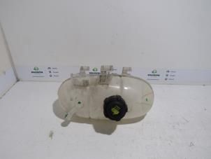 Used Expansion vessel Renault Trafic (1FL/2FL/3FL/4FL) 1.6 dCi 125 Twin Turbo Price € 36,30 Inclusive VAT offered by Snuverink Autodemontage