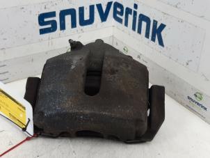 Usagé Etrier de frein (pince) avant droit Volkswagen Caddy III (2KA,2KH,2CA,2CH) 1.6 TDI 16V Prix € 30,25 Prix TTC proposé par Snuverink Autodemontage