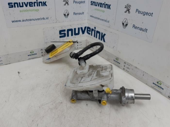 Master cylinder Renault Trafic 1.6 dCi 125 Twin Turbo 460112992R
