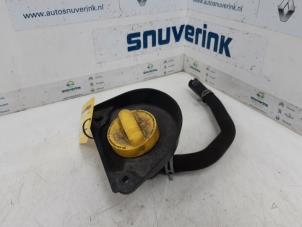Used Oil fill pipe Renault Trafic (1FL/2FL/3FL/4FL) 1.6 dCi 125 Twin Turbo Price € 24,20 Inclusive VAT offered by Snuverink Autodemontage