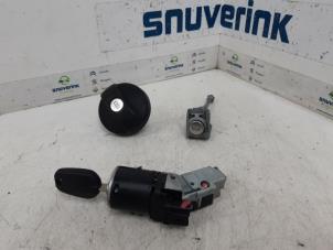 Used Set of locks Peugeot 208 I (CA/CC/CK/CL) 1.6 Vti 16V Price € 40,00 Margin scheme offered by Snuverink Autodemontage
