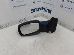 Used Wing mirror, left Renault Scénic II (JM) 1.4 16V Price € 35,00 Margin scheme offered by Snuverink Autodemontage