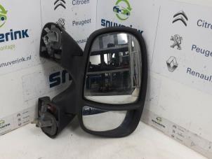 Used Wing mirror, right Opel Vivaro 1.9 DTI 16V Price € 84,70 Inclusive VAT offered by Snuverink Autodemontage
