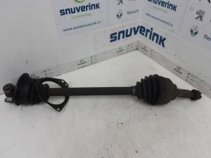 Used Front drive shaft, left Opel Vivaro 1.9 DTI 16V Price € 151,25 Inclusive VAT offered by Snuverink Autodemontage