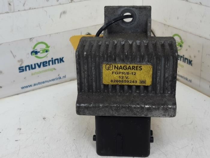 Glow plug relay Renault Trafic New 2.0 dCi 16V 90 8200859243