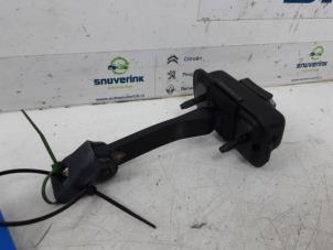 Used Rear door stop 4-door, right Peugeot 208 I (CA/CC/CK/CL) 1.2 Vti 12V PureTech 82 Price on request offered by Snuverink Autodemontage