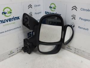 Used Wing mirror, right Renault Trafic New (FL) 2.0 dCi 16V 90 Price € 36,30 Inclusive VAT offered by Snuverink Autodemontage