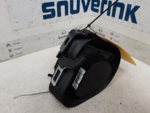 Used Rear seatbelt, centre Renault Clio IV Estate/Grandtour (7R) 1.5 Energy dCi 90 FAP Price € 42,35 Inclusive VAT offered by Snuverink Autodemontage