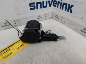 Used Rear seatbelt, right Renault Clio IV Estate/Grandtour (7R) 1.5 Energy dCi 90 FAP Price € 48,40 Inclusive VAT offered by Snuverink Autodemontage
