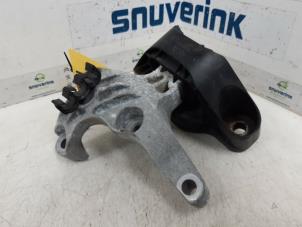 Used Engine mount Renault Clio IV Estate/Grandtour (7R) 1.5 Energy dCi 90 FAP Price € 54,45 Inclusive VAT offered by Snuverink Autodemontage