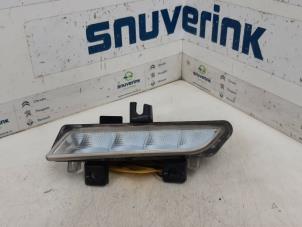 Used Daytime running light, left Renault Clio IV Estate/Grandtour (7R) 1.5 Energy dCi 90 FAP Price € 54,45 Inclusive VAT offered by Snuverink Autodemontage