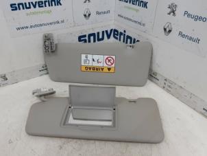 Used Sun visor Renault Clio IV (5R) 1.5 Energy dCi 90 FAP Price € 40,00 Margin scheme offered by Snuverink Autodemontage