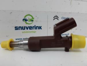 Usagé Injecteur (injection essence) Peugeot 108 1.0 12V VVT-i Prix € 50,00 Règlement à la marge proposé par Snuverink Autodemontage