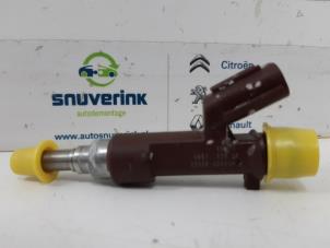 Usagé Injecteur (injection essence) Peugeot 108 1.0 12V VVT-i Prix € 50,00 Règlement à la marge proposé par Snuverink Autodemontage