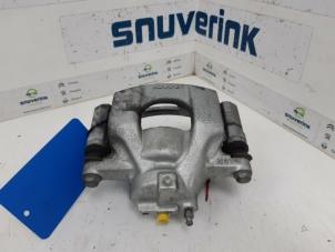 Usagé Etrier de frein avant droit Peugeot 108 1.0 12V VVT-i Prix € 30,00 Règlement à la marge proposé par Snuverink Autodemontage