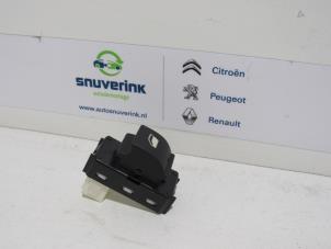 Used Electric window switch Peugeot 3008 II (M4/MC/MJ/MR) 1.2 12V e-THP PureTech 130 Price € 25,00 Margin scheme offered by Snuverink Autodemontage