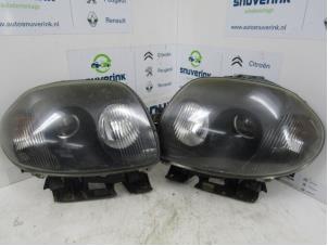 Used Headlight, left Renault Clio II (BB/CB) 2.0 16V Sport Price € 50,00 Margin scheme offered by Snuverink Autodemontage