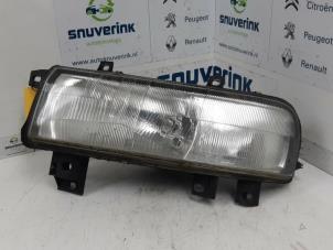Used Headlight, left Renault Master III (FD/HD) 2.5 dCi 16V Price € 60,50 Inclusive VAT offered by Snuverink Autodemontage