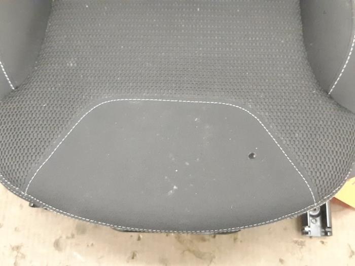 Seat, left from a Citroën C3 (SC) 1.2 VTi 82 12V 2013
