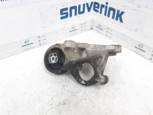 Used Engine mount Peugeot 307 SW (3H) 2.0 16V Price € 115,00 Margin scheme offered by Snuverink Autodemontage