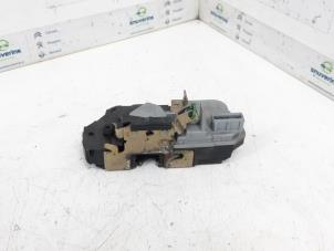 Used Rear door mechanism 4-door, right Peugeot 206 (2A/C/H/J/S) 1.4 HDi Price € 30,00 Margin scheme offered by Snuverink Autodemontage