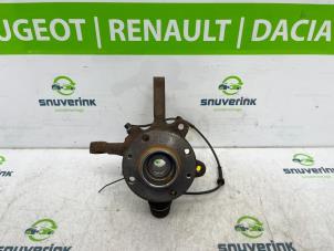 Usagé Fusée avant droit Renault Twingo (C06) 1.2 Prix € 65,00 Règlement à la marge proposé par Snuverink Autodemontage