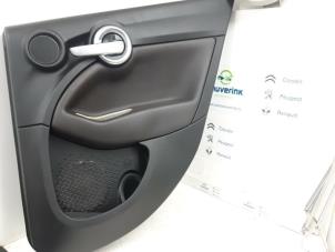 Używane Tapicerka drzwi prawych tylnych wersja 4-drzwiowa Fiat 500X (334) 1.4 Multi Air 16V Cena € 80,00 Procedura marży oferowane przez Snuverink Autodemontage